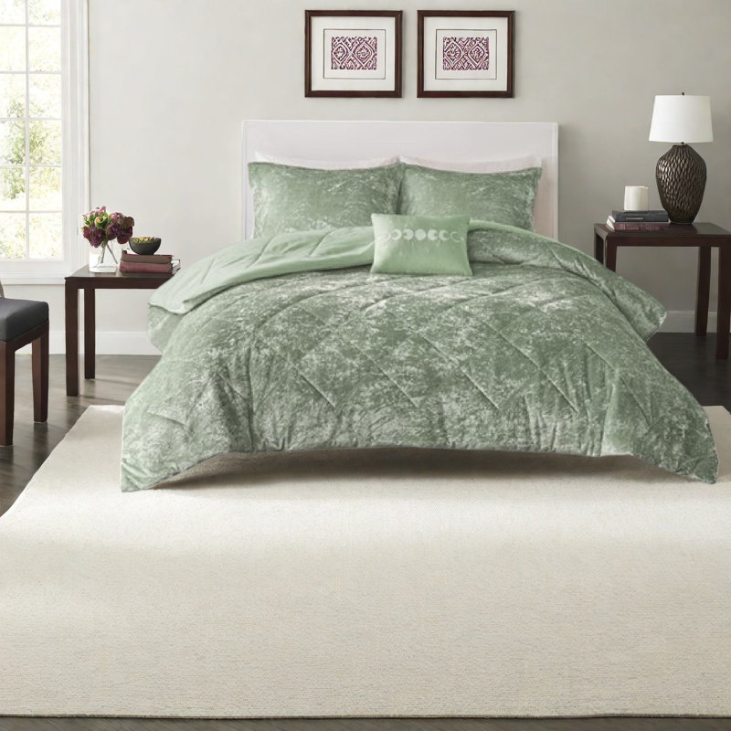 Luxurious Velvet Bedding Sets, Polyester Green Elegant Design For Home