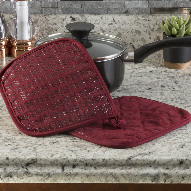 Black Quilted Silicone Grip Heat Resistant Pot Holder Set