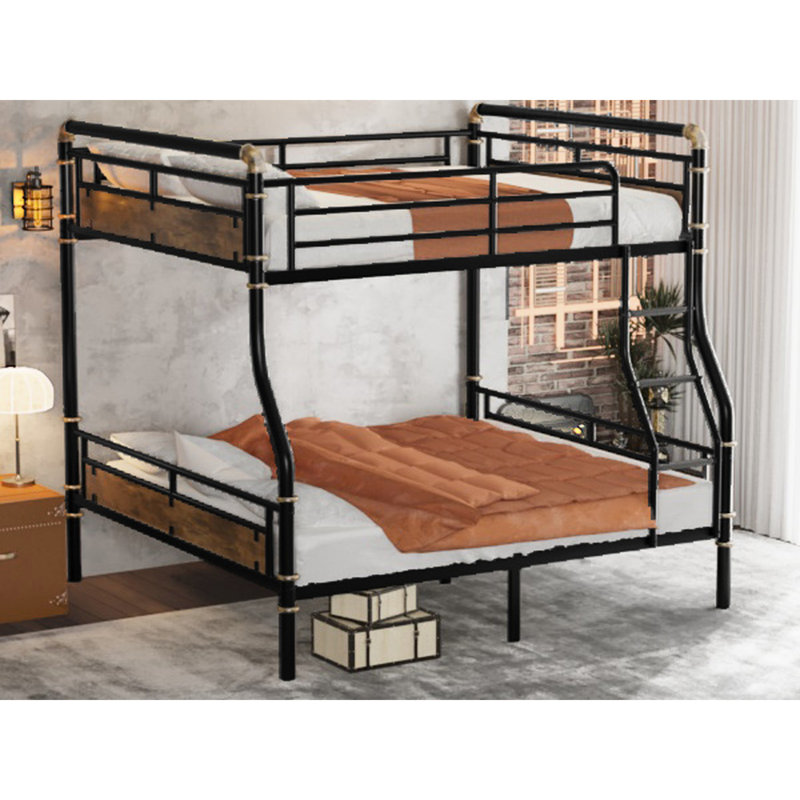 Lit superposé double au-dessus de grand lit en métal, mobilier optimisant l'espace, solution pour économiser de l'argent,