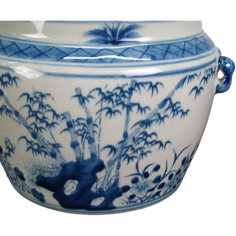 Pot en porcelaine fait à la main