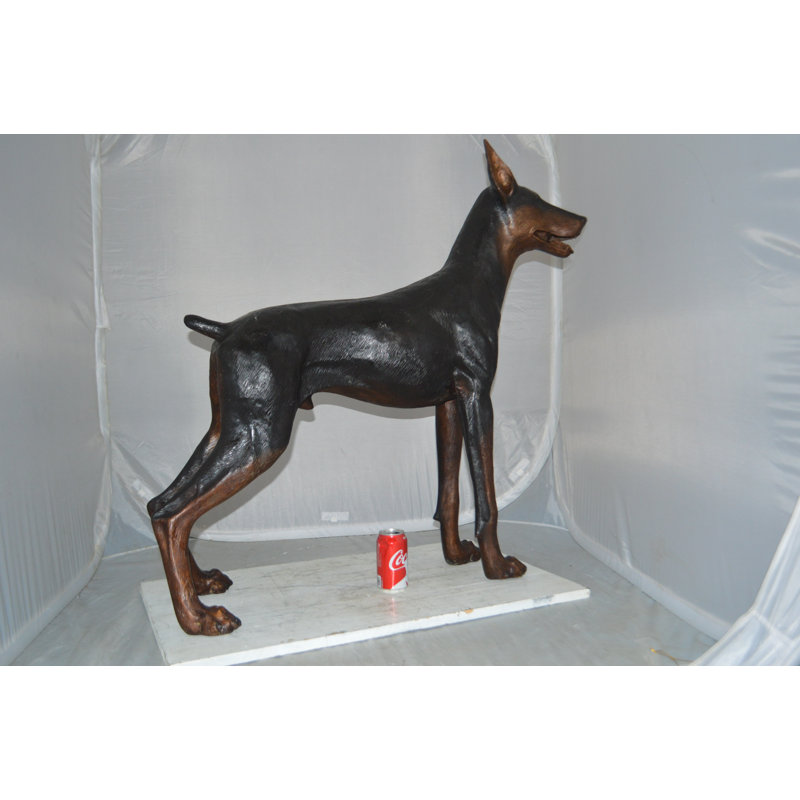 Statue de chien Jarrard Doberman L 36 po x l 9 po x H 38 po.