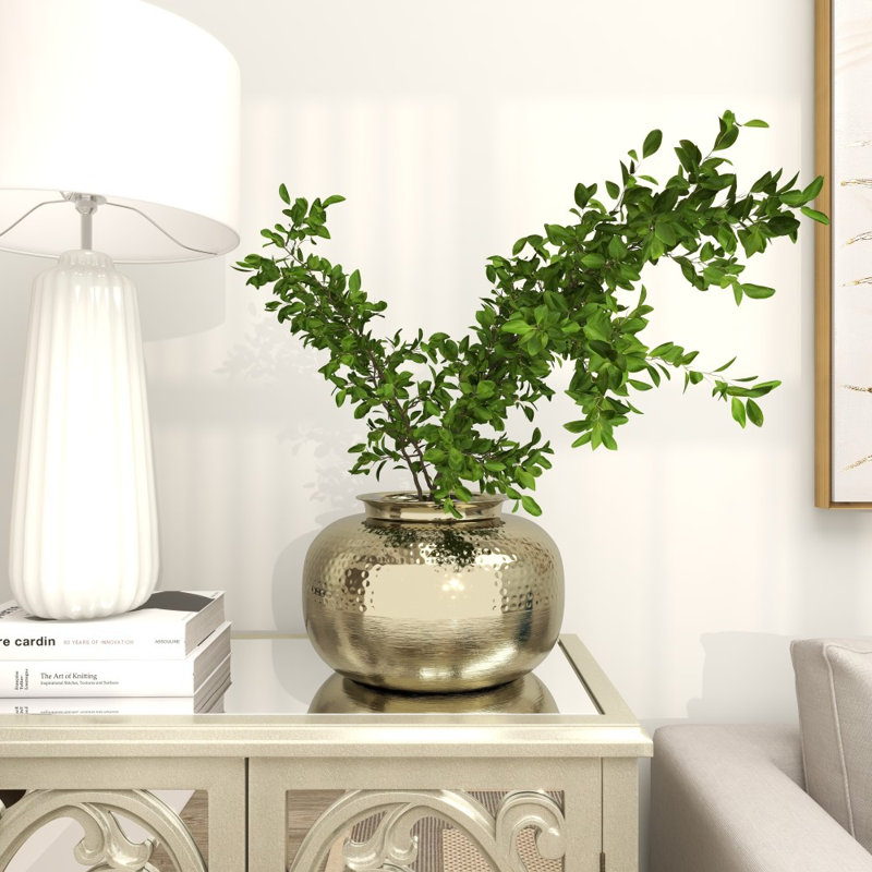 Vase en métal Carel, H 8,05 po x l 11,85 po x P 12 po