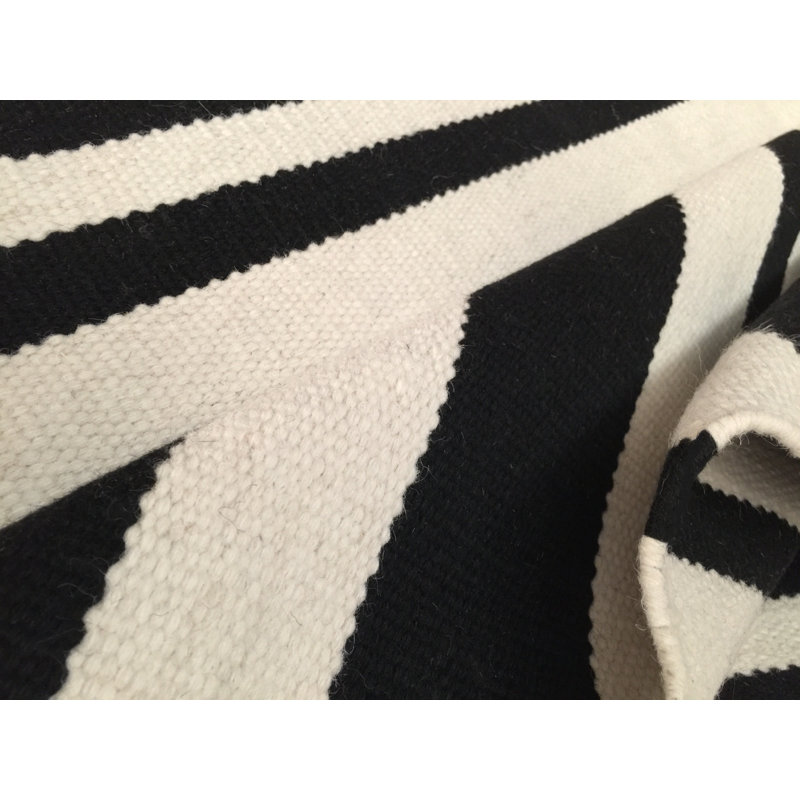 Tapis noir/blanc en laine tissé à la main Clarinda, Rectangle 6 pi x 9 pi