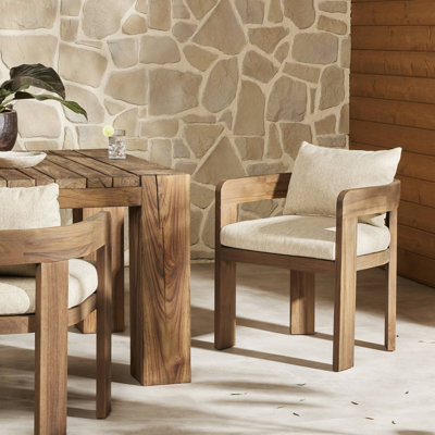 Chaise de patio avec coussin en teck Fika