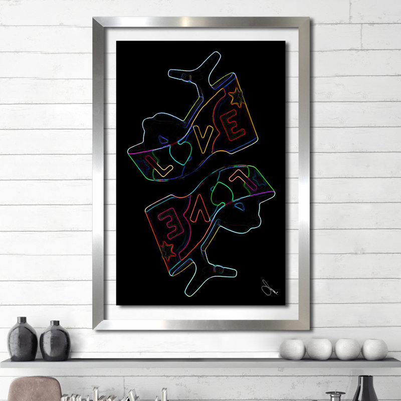 «Shoe Love», reproduction sur toile, H 39,5 po x l 27,5 po x P 0,75 po, Encadrement argenté