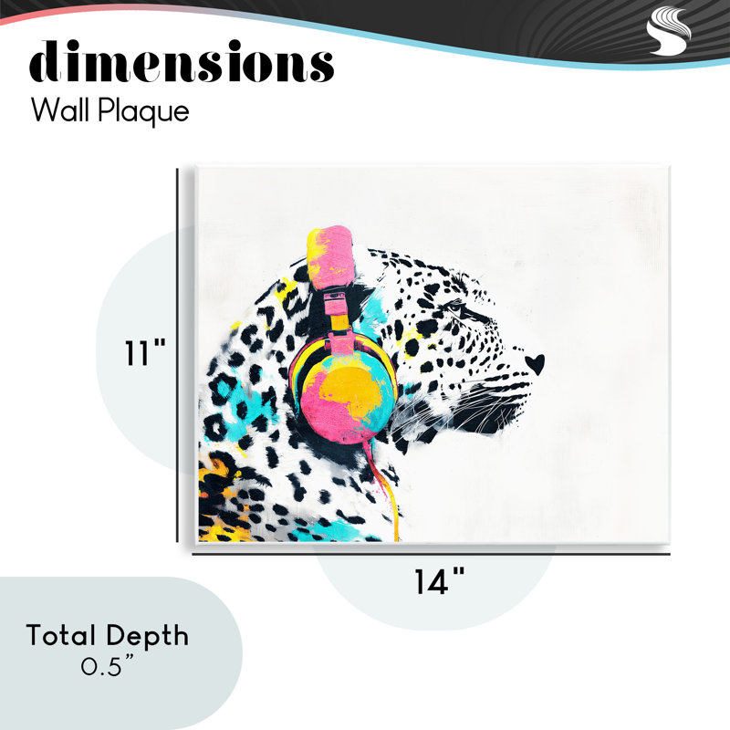 Plaque murale pour casque Leopard On Air, design par Svetlana Aleynikova
