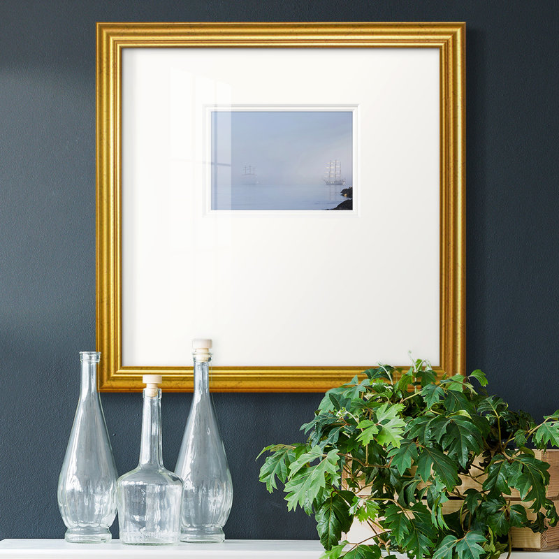 «In The Mistpremium», reproduction encadrée, L 17 po x H 17 po , Premium Gold Framed Paper