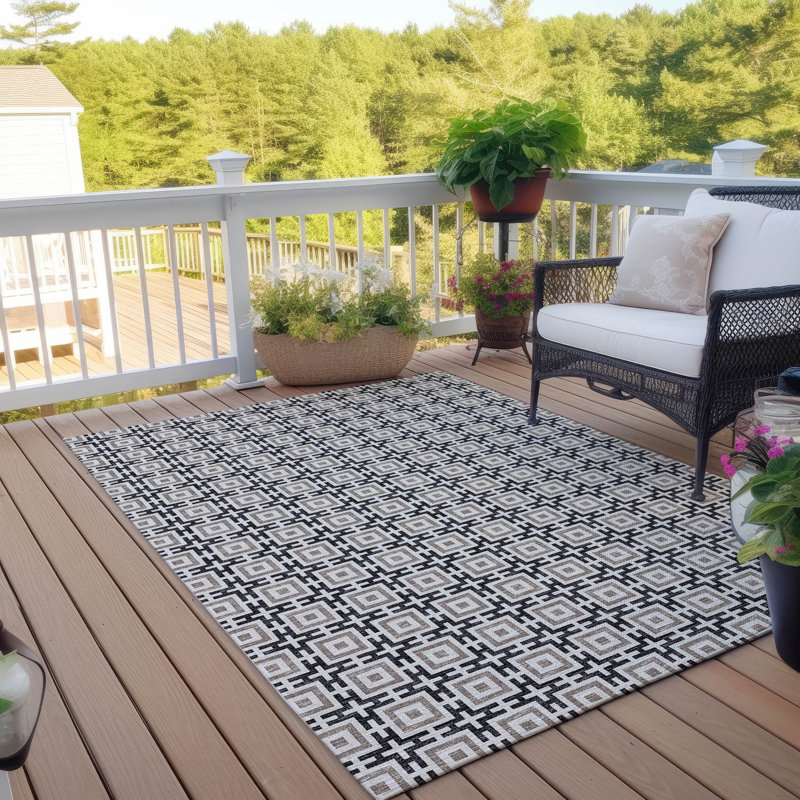 Loreen Washable Geometric Indoor / Outdoor Rug, Rectangle 8' x 10'