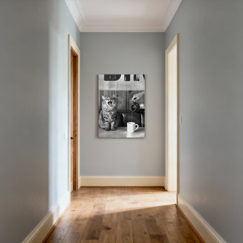 Chat qui baille avec café versant sur toile tendue, reproduction d'art en noir et blanc pour la cuisine ou le salon