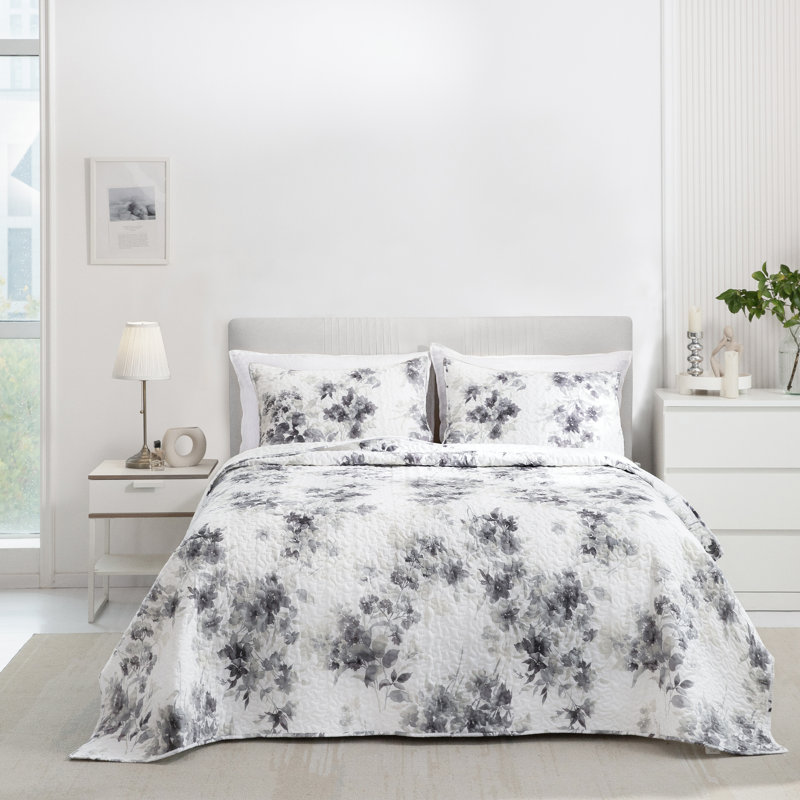 Full White and Gray Microfiber Floral Quilt Set