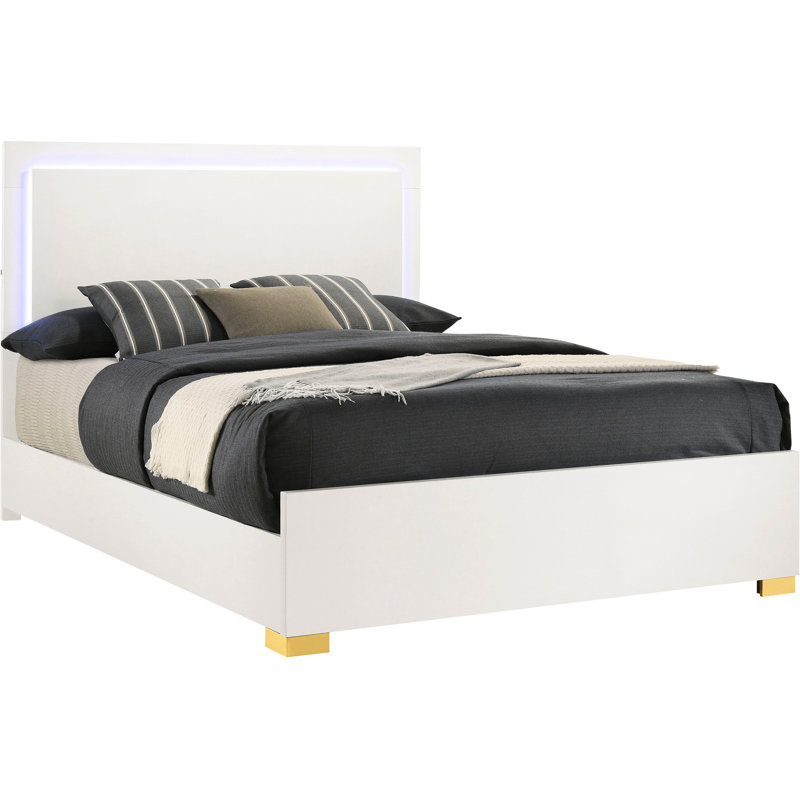 Très grand lit à panneau Eastern, bois blanc, éclairage écoénergétique, atmosphère de chambre à coucher relaxante