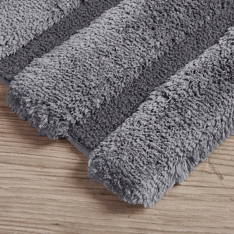 Gray Tufted Pearl Channel Bath Rug 17" x 24"