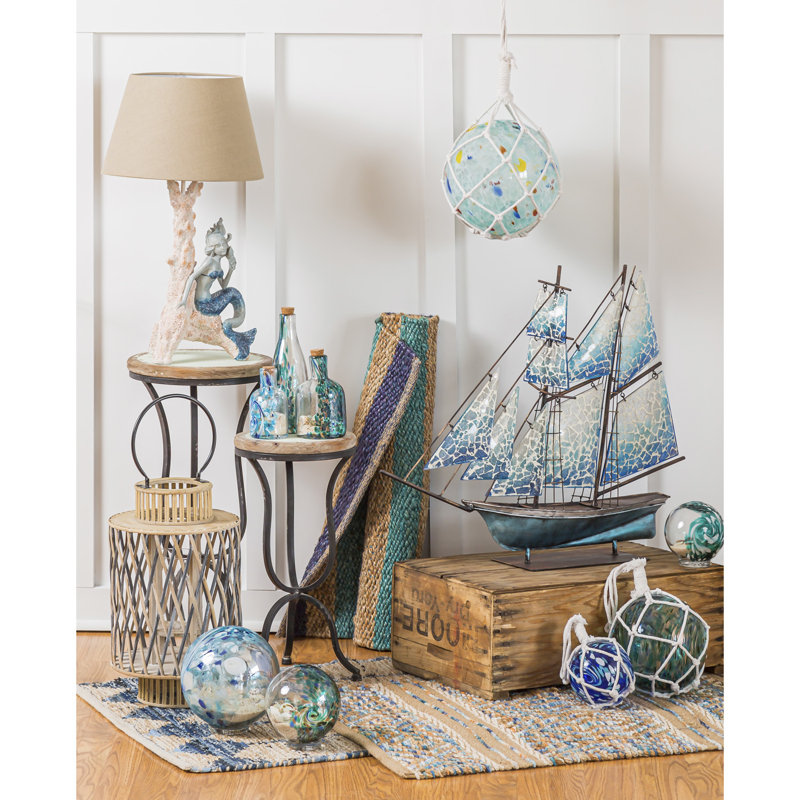 Voilier en métal avec voiles en mosaïque