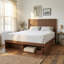 Lit plateforme moderne de style champêtre en bois avec tête de lit à lattes verticales et système de rangement à trois zones, taille standard, chêne clair-129681320-129681322