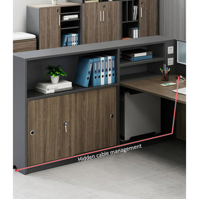 Bureau moderne en L avec armoire de rangement et panneau d'intimité