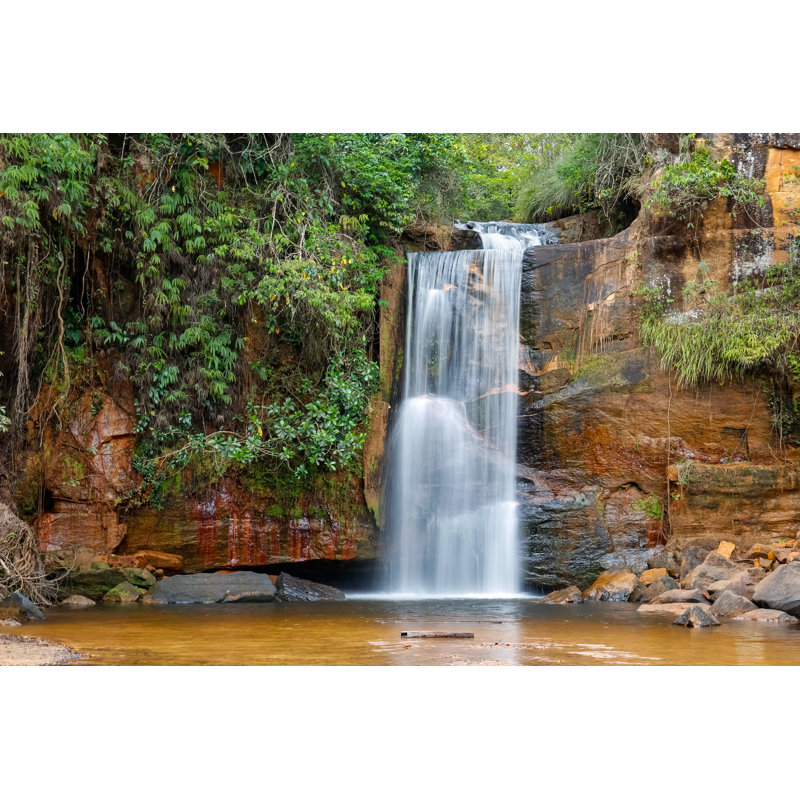 Idyllic Waterfall - Photographie sur toile tendue, H 8 po x l 12 po