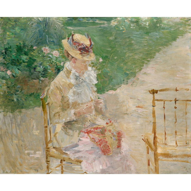Jeune femme cousant dans le jardin, H 28 po x l 34 po