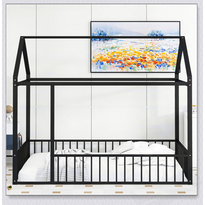 Base de lit en métal durable avec clôture de sécurité pour enfants et adolescents, assurant confort et sécurité dans n'importe quelle chambre à coucher.