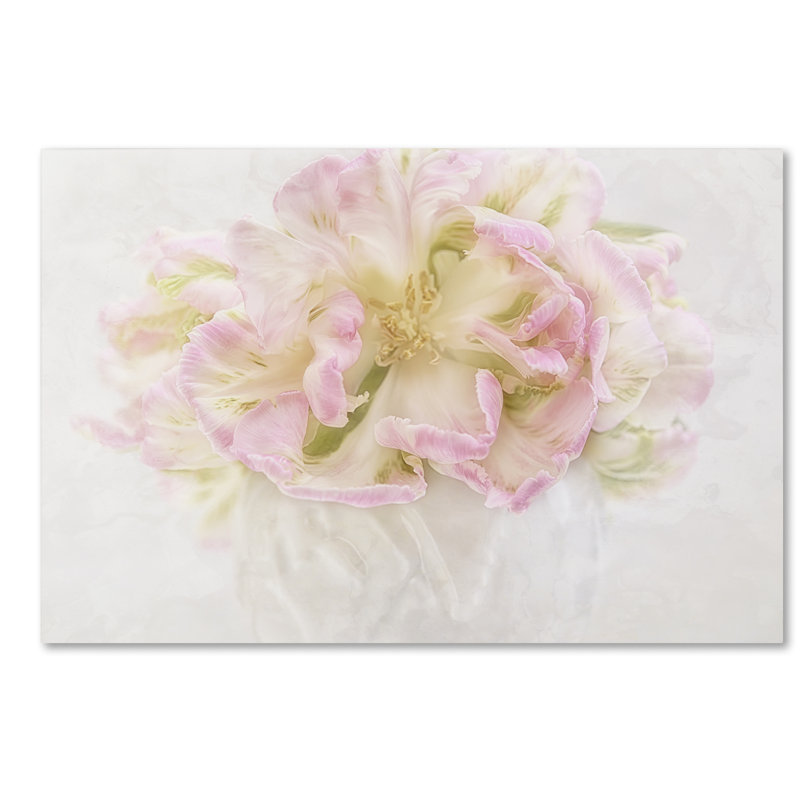 «Pink Parrot Tulips Bouquet» par Cora Niele, reproduction sur toile, H 12 po x l 19 po x P 2 po