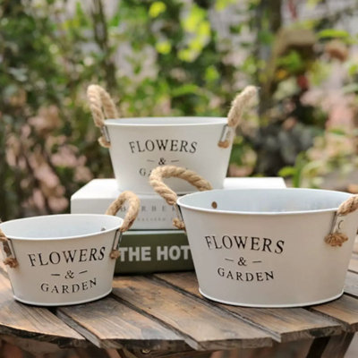 Farmhouse Metal Flower Planters (Oval & Round)