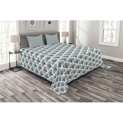 Damask Bedspread with Pillow Shams Included
