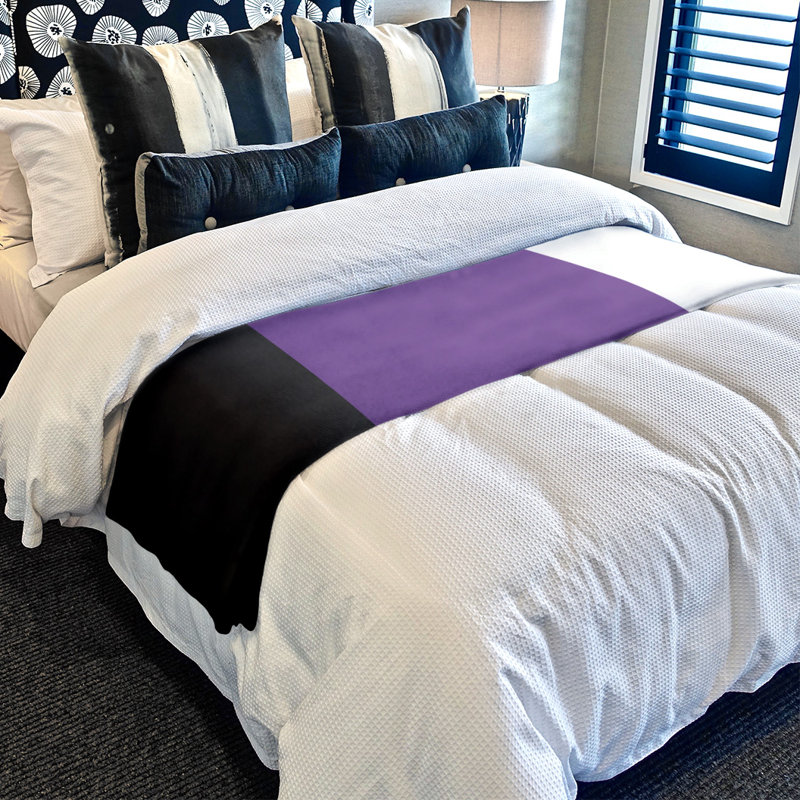 Couverture polaire basket Sacramento, l 60 po x L 80 po, Noir / mauve / blanc
