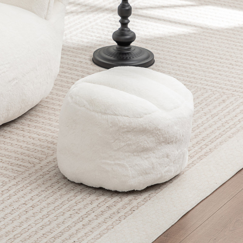 Fauteuil à billes, Fausse fourrure blanche
