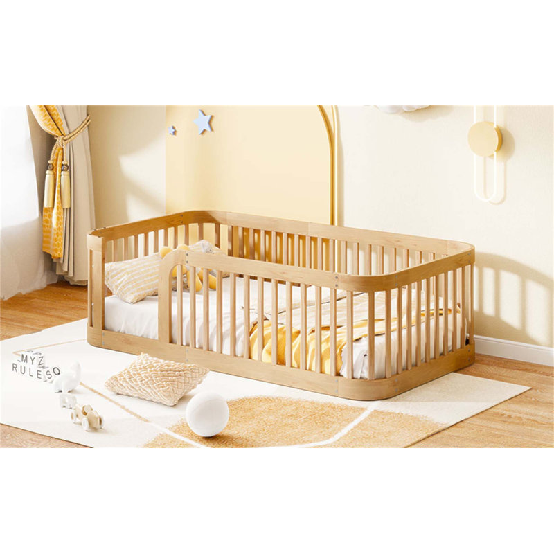 Structure de lit simple en bois naturel avec clôture, sécuritaire et élégante pour les chambres d'enfants, Naturel