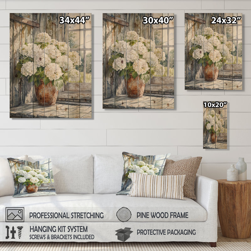 Pot d'hortensias de grange dans la brise d'été - décoration murale en bois d'hortensias - sur bois de pin naturel