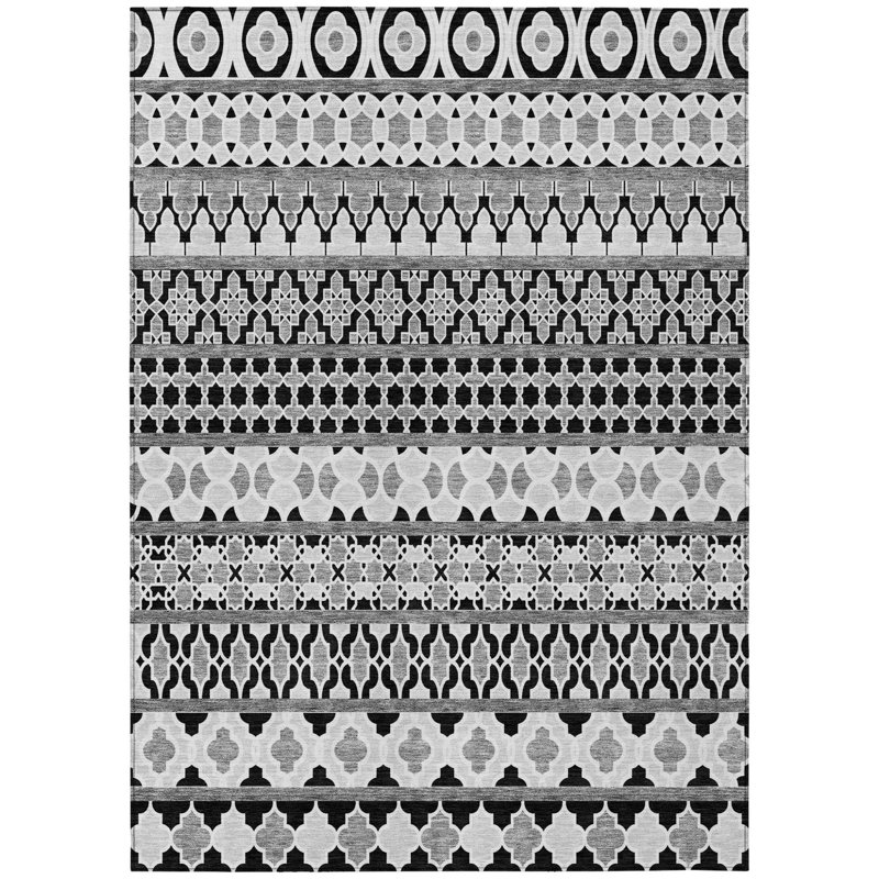 Tapis intérieur / extérieur lavable quadrilobe noir et gris 5 pi x 8 pi