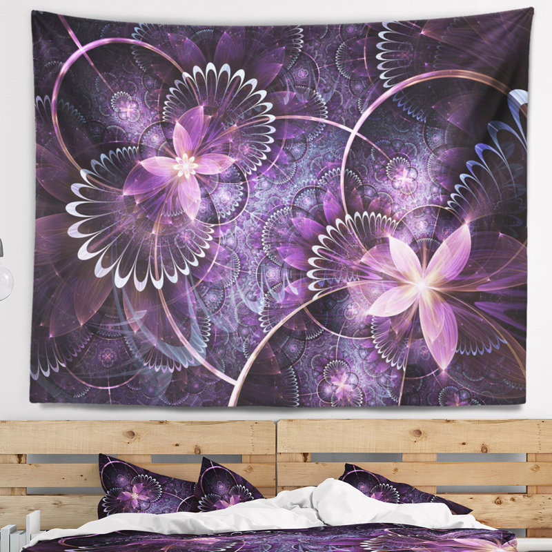 Tapisserie d'art numérique mauve à motif floral fractal, H 50 po x l 60 po