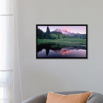 «Mt Rainier Reflection in Lake, Mt Rainier National Park, Washington I», reproduction de photo sur toile