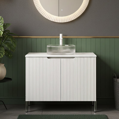 Meuble-lavabo autoportant de 30 po avec lavabo - comptoir en pierre frittée blanc de Carrare - vasque en verre noir transparent - conception de porte rayée - noir