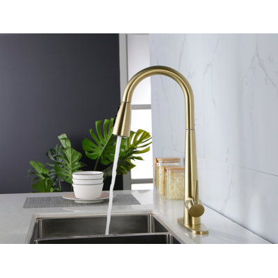 Gold Kitchen Faucets with Pull Down Sprayer, Kitchen Sink Faucet with Pull Out Sprayer, Fingerprint Resistant, Single Hole Deck Mount, Single Handle Copper Kitchen Faucet,