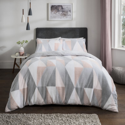 Marview Polyester Geometric Shapes Duvet Cover Set with Pillowcases Included