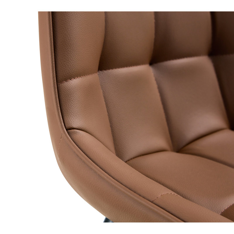 Chaise de salle à manger brune avec un motif de grille accrocheur et un design complexe durable et confortable