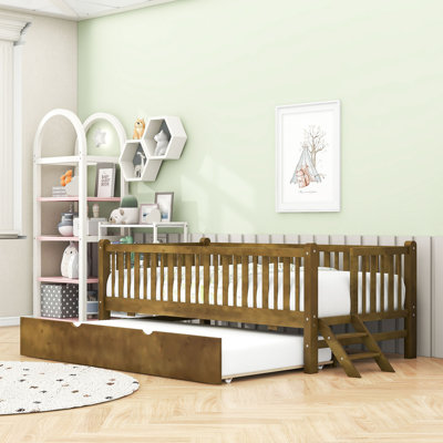 Lit plateforme simple en bois avec clôture semi-fermée et lit gigogne escamotable