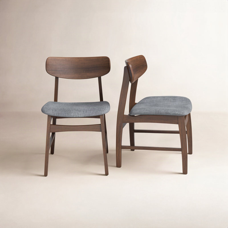 Chaise rembourrée en bois massif Gantz