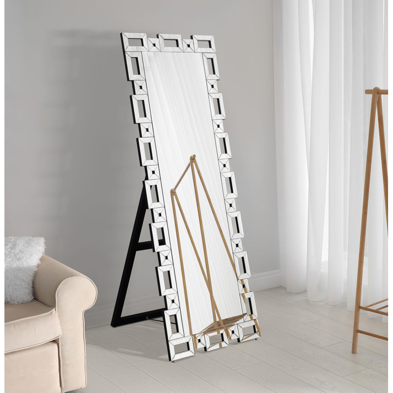 Miroir debout 24 po x 65 po à cadre géométrique argenté