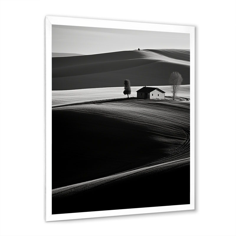 «Black and White Meadow Horizon», photo sur toile, Cadre simple blanc, H 44 po x l 34 po x P 1,5 po
