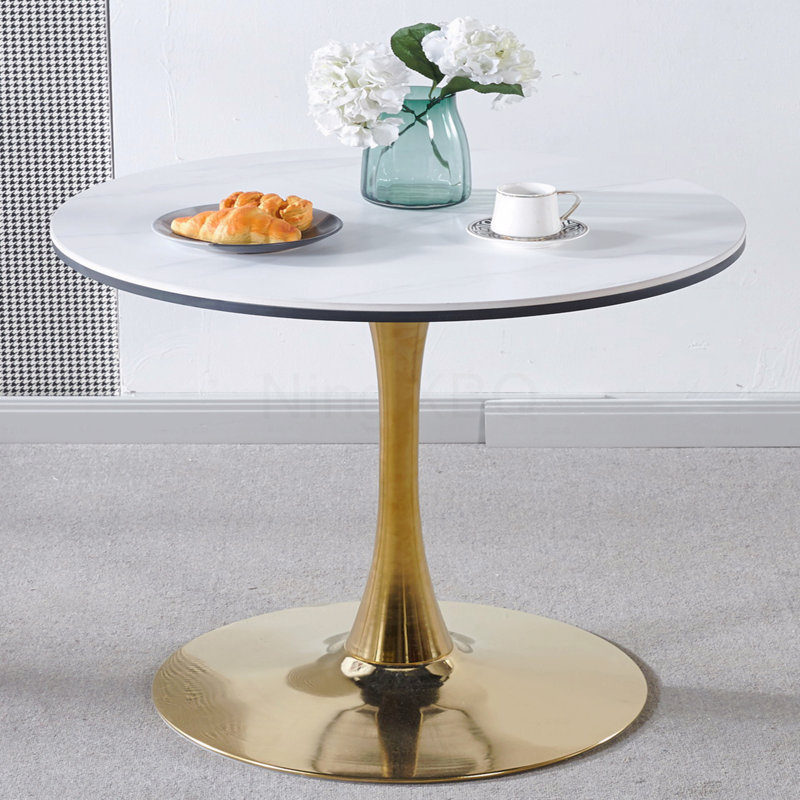 Table basse 31,5 "ronde en MDF avec table tulipe dorée et blanche Table de salle à manger Mid-Century pour 2 à 4 personnes avec table à piédestal et table de bout en céramique