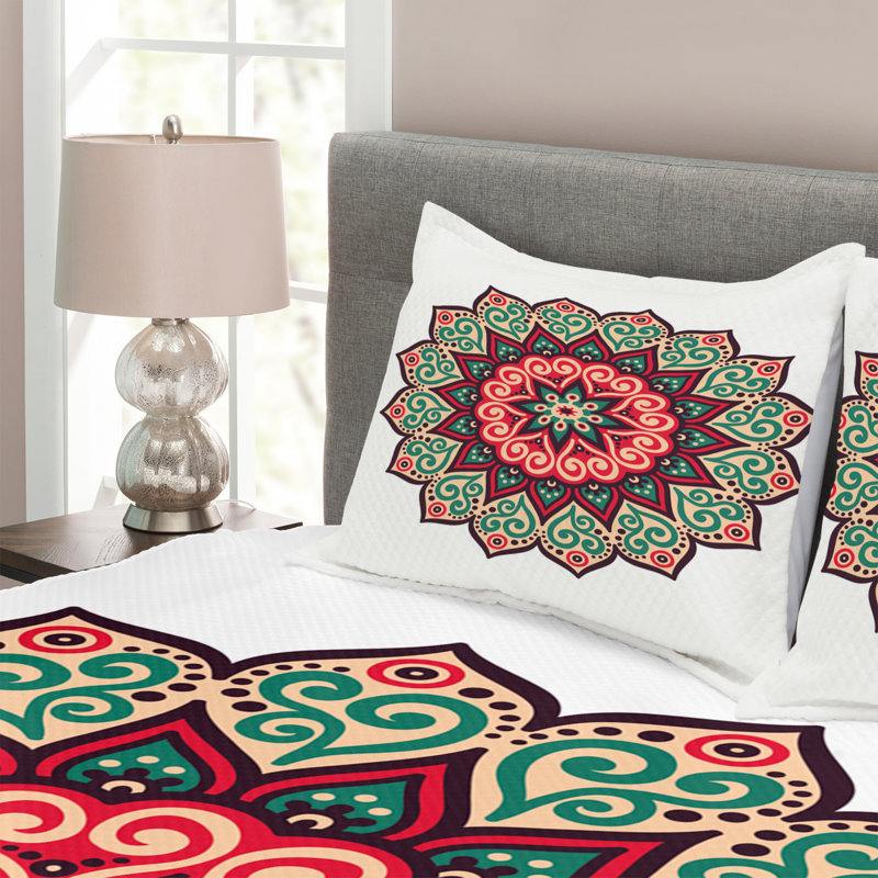 Floral Bedspread with Pillow Shams, 220 x 264 cm
