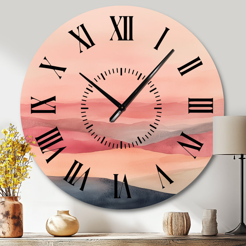 Horloge murale silencieuse contemporaine en métal rose « Fragmented Terrain in Blush », Grand