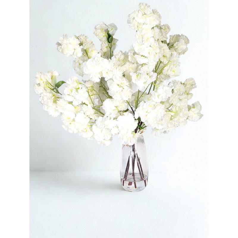 Arrangement de fleurs de cerisier en fleurs