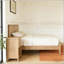 Lit plateforme moderne en bois massif avec support de lattes en bois robuste, aucun sommier requis-494687853-494687854