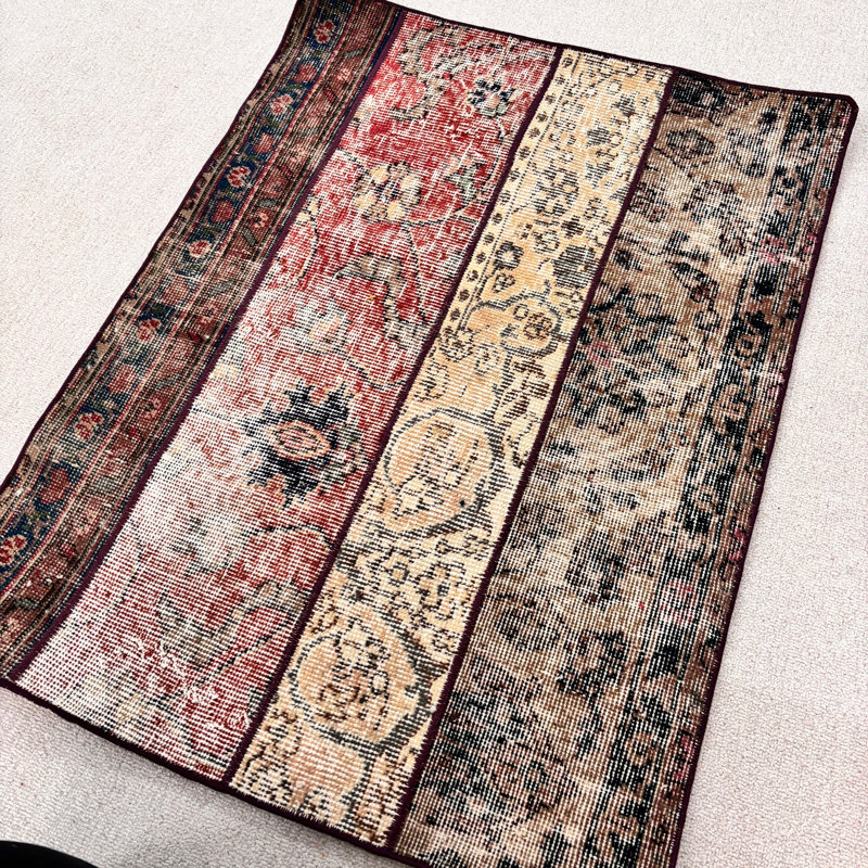 Tapis en laine beige 27,6 x 36,6 po, motif floral classique