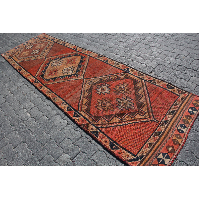 Tapis de couloir turc authentique authentique dans des tons de terre riches pour une décoration rustique