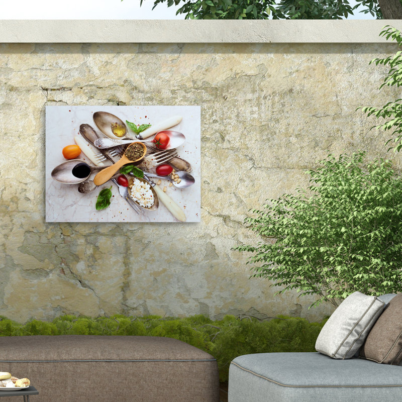 Aleksandrova Karina, cuillères et salade sur toile par Aleksandrova Karina, H 35 po x l 47 po