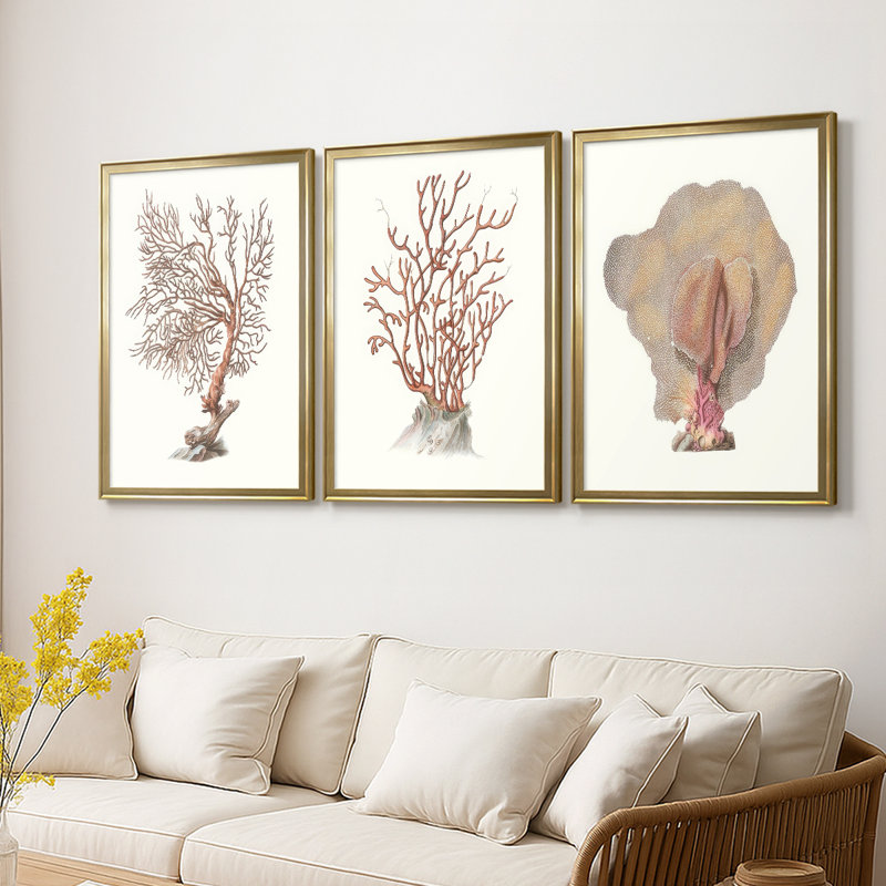 Terra Cotta Coral I - Toile tendue avec châssis sur mesure - 3 pièces, H 21 po x l 30 po, Doré
