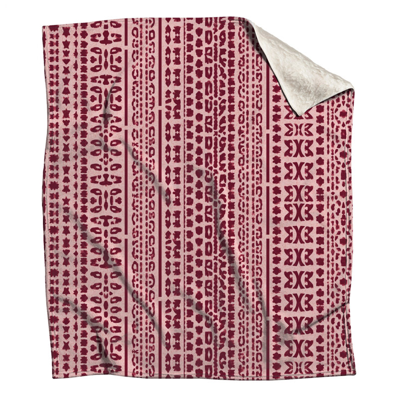 Couvertures rouges à motif tribal, L 60 po x H 80 po